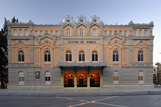  El Teatro Romea trabaja en su nueva programación 